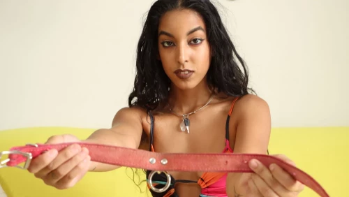 Claire Blacks schmutzige Füße Joi: Ansehen auf FootFetish4k